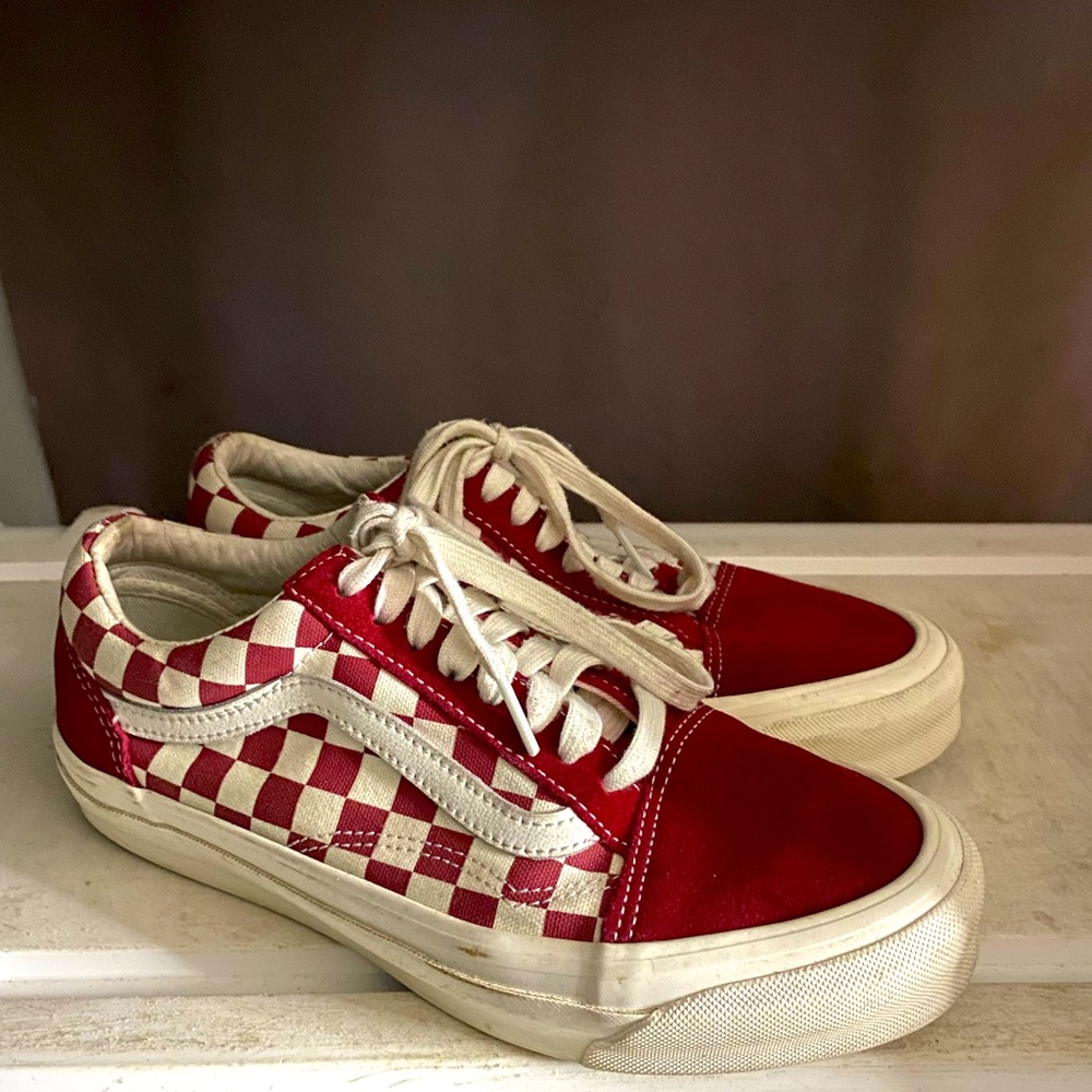 RED SUEDE CHECKERED, LACE UP, VANS, SNEAKERS.